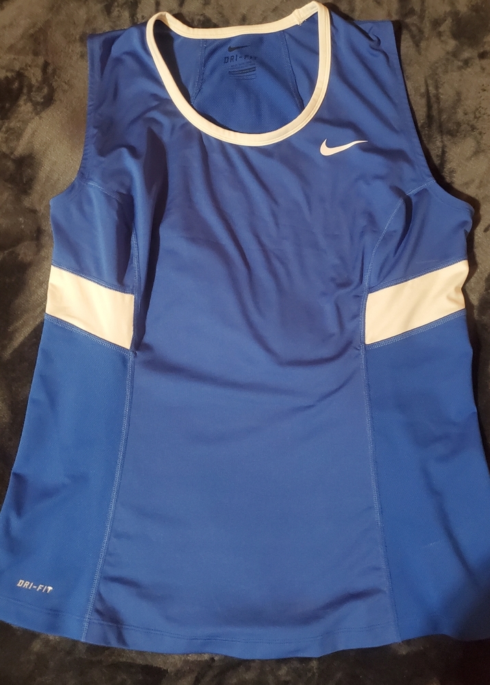Nike dri fit top
